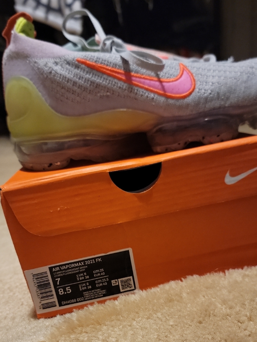 Nike Sneakers in Gray with Orange Accents, Worned Twice Like New, Smokefree Home